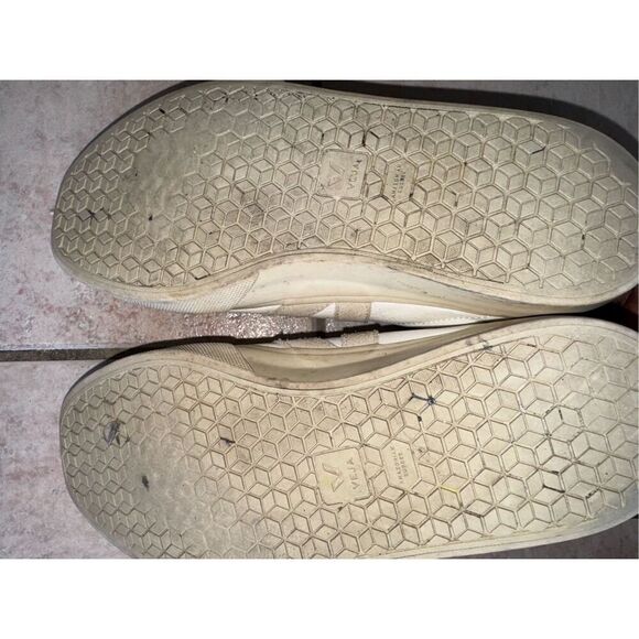 Veja Campo Leather Sneaker - Picture 6 of 6